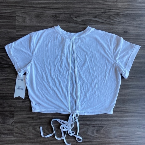 STORI Wonder Tee in White with Open Back Detailing - Picture 6 of 10